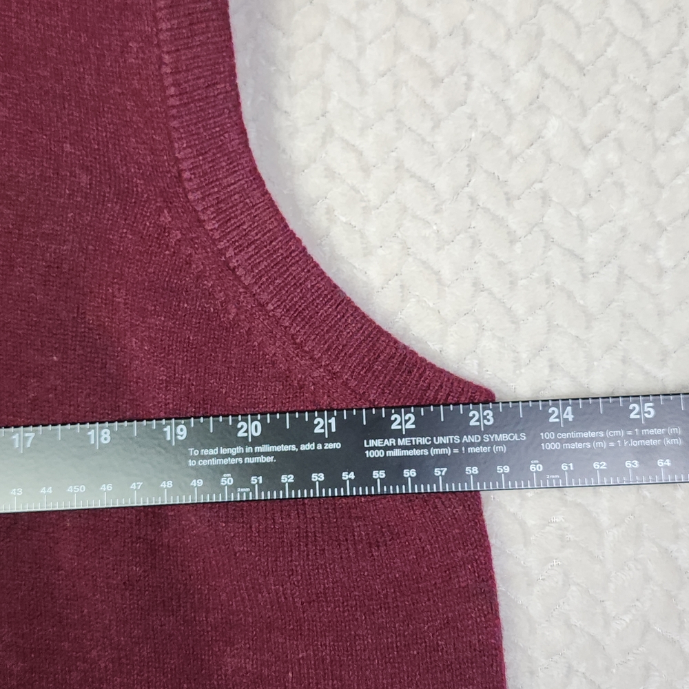 Vintage LL Bean 100% Lambswool Maroon Sweater Vest Made in Scotland Mens L Tall - Picture 7 of 9